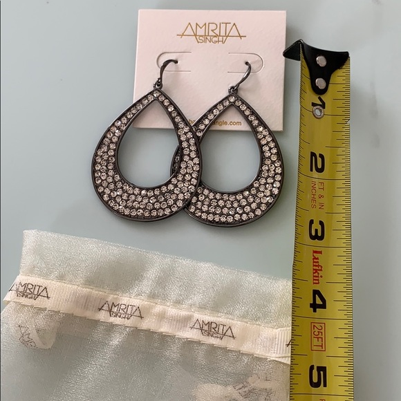 Amitra Singh earrings - Picture 3 of 3